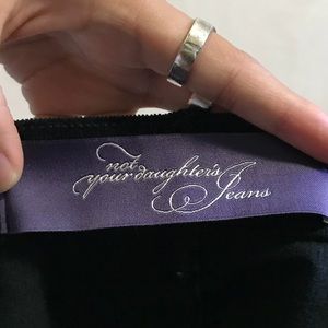 BLACK NYDJ CORDUROY STRETCHY JEANS